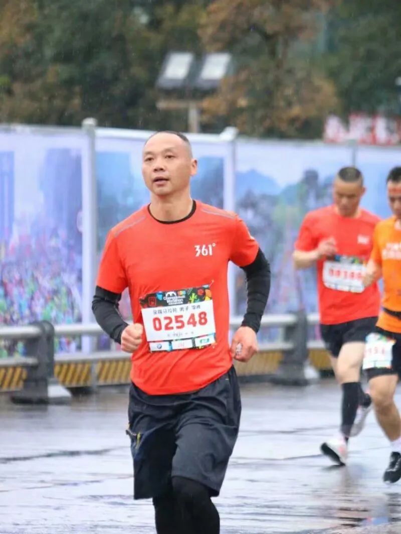 成都马拉松死人_成都双遗马拉松_马拉松比赛成都
