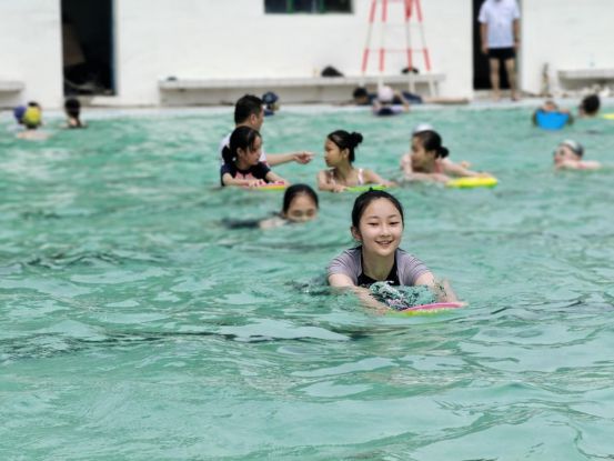 游泳技巧们孩子能学会吗_孩子们的游泳技巧_游泳技巧们孩子学什么