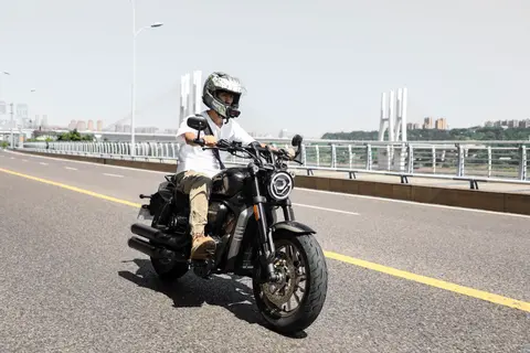 运动巡航_巡航运动摩托车图片_巡航运动摩托车有哪些